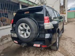 Toyota Land Cruiser Prado 2013 Black