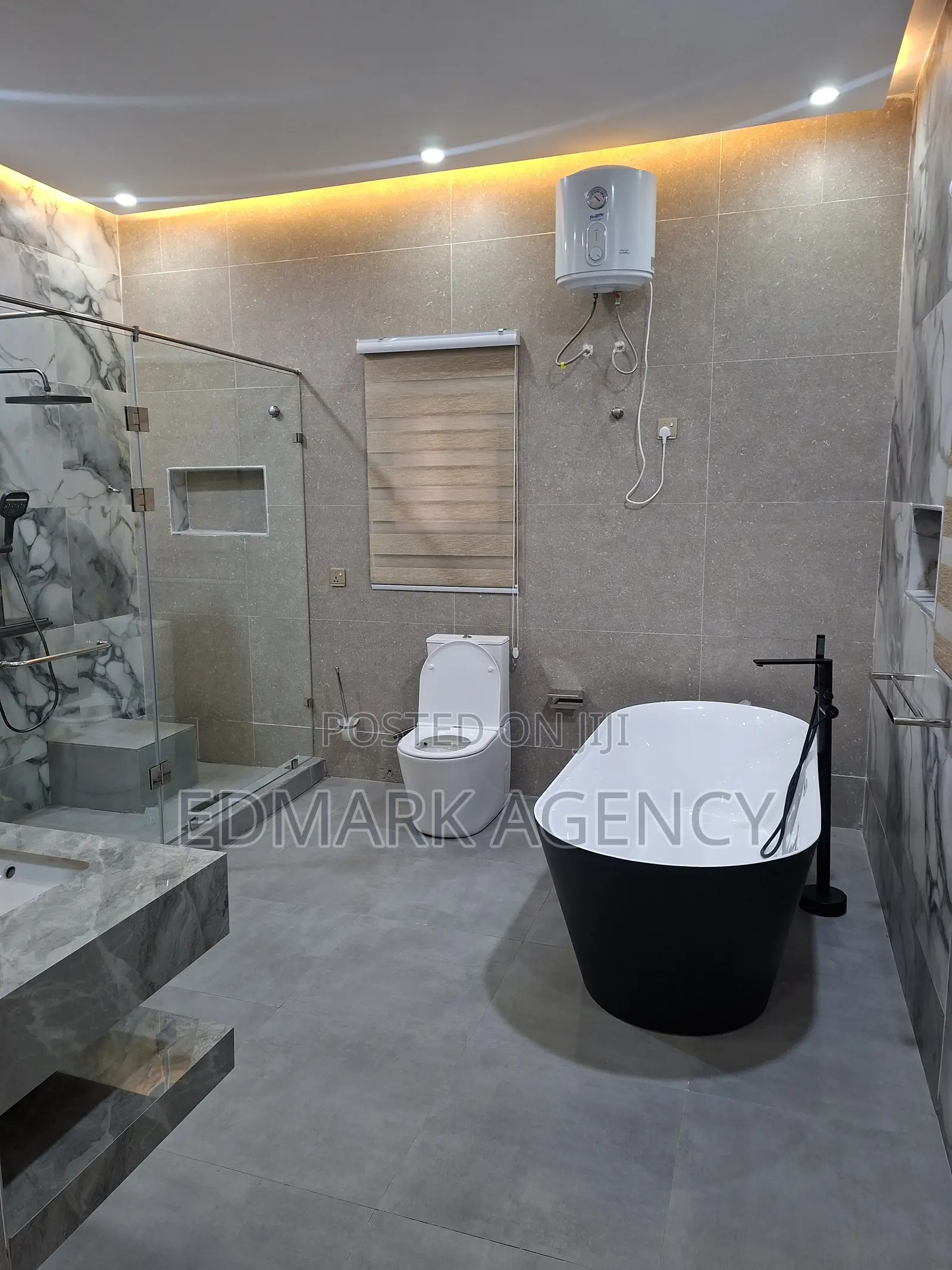 4bdrm House in Kwabenya Acp for sale