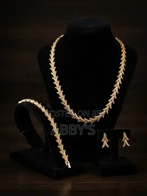 14 Carat Gold Plated Aurelia Flora 4-in-1 Jewelry Set