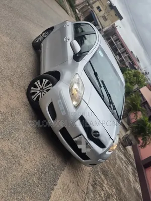 Toyota Vitz 1.0 FWD 5dr 2010 Gray