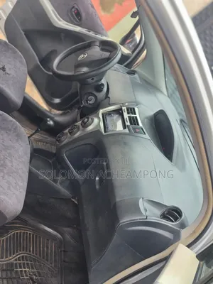 Toyota Vitz 1.0 FWD 5dr 2010 Gray