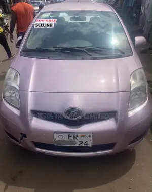 Toyota Vitz 1.5 FWD 3dr 2010 Pearl