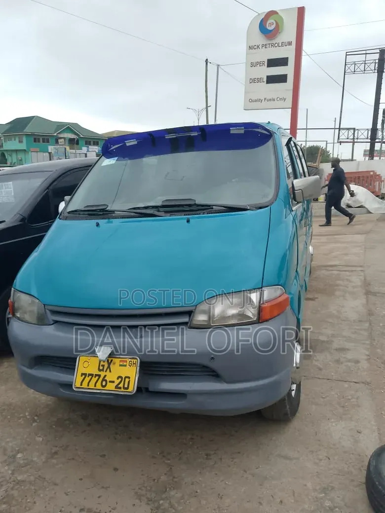 Toyota HiAce 2012 Blue