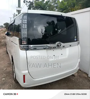 Toyota Voxy 2016 White