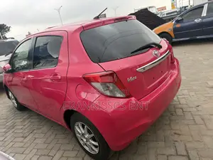 Toyota Vitz 1.3 AWD 5dr 2012 Pink