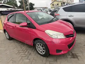 Toyota Vitz 1.3 AWD 5dr 2012 Pink