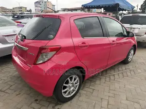 Toyota Vitz 1.3 AWD 5dr 2012 Pink