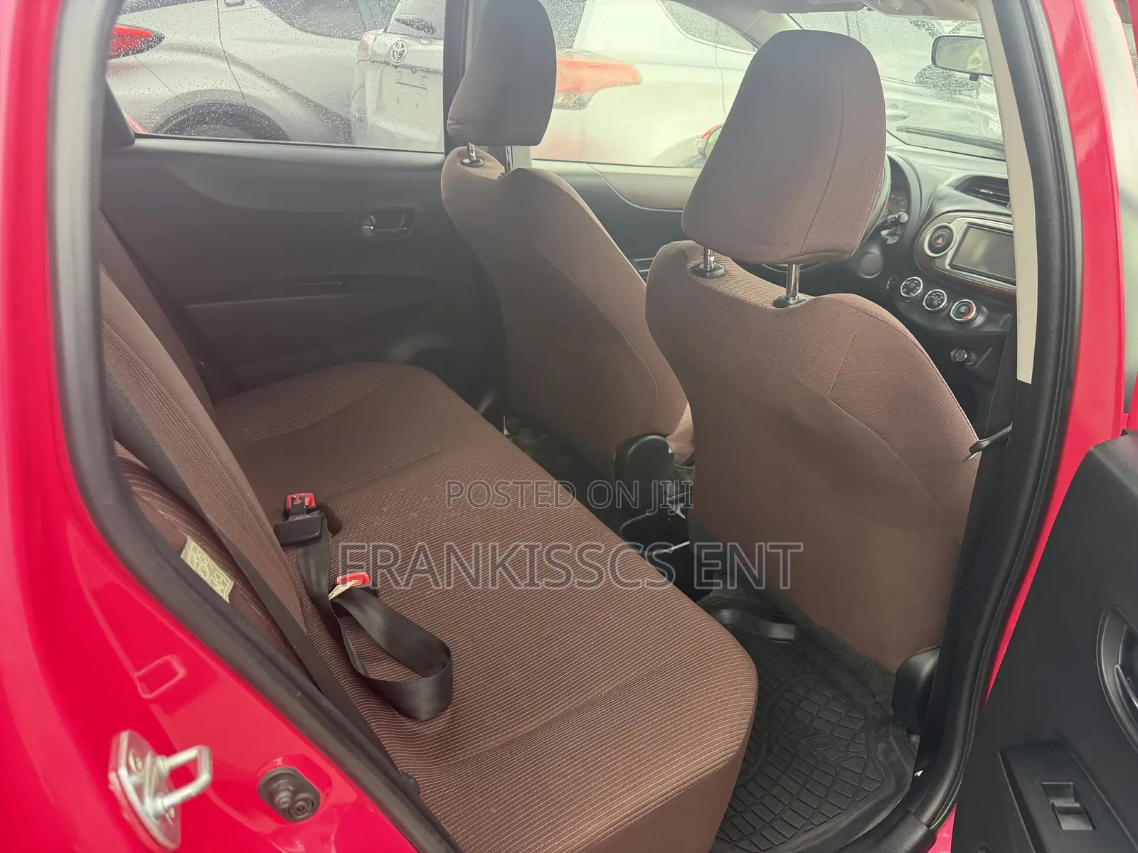 Toyota Vitz 1.3 AWD 5dr 2012 Pink
