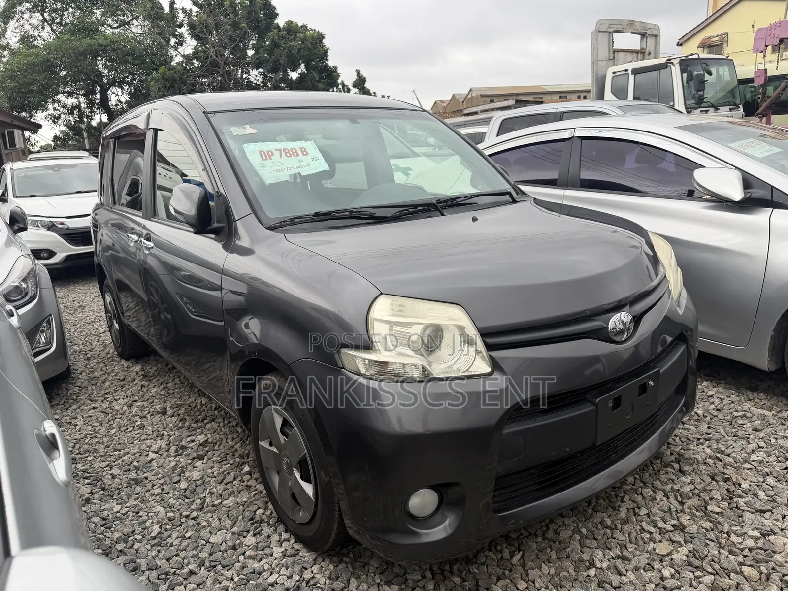 Toyota Sienta 1.5 FWD 2012 Gray