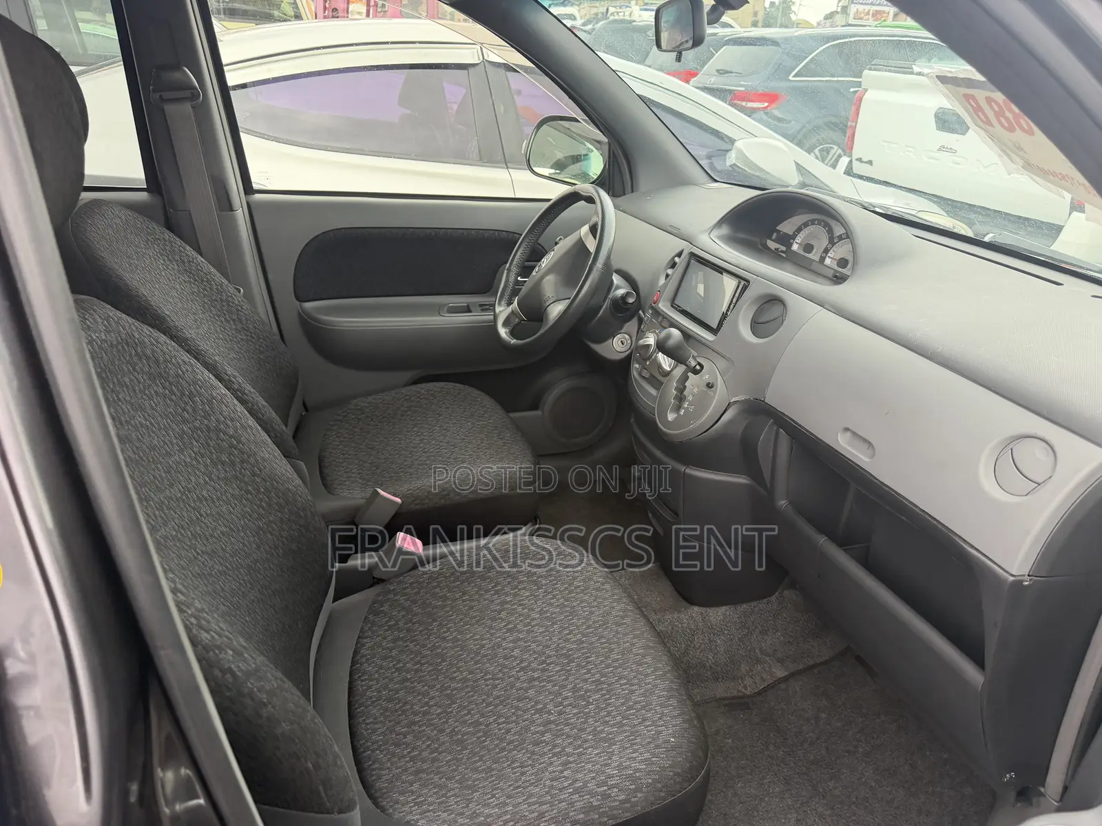 Toyota Sienta 1.5 FWD 2012 Gray
