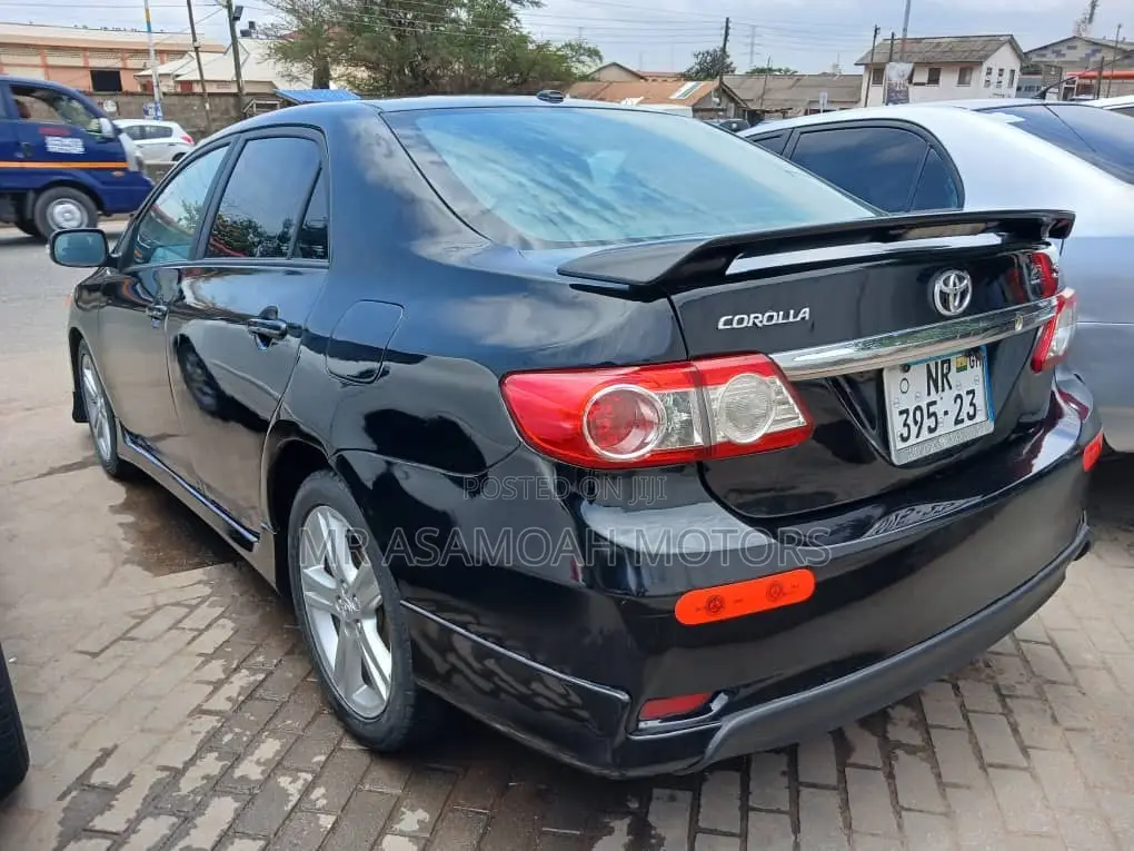 Toyota Corolla S 4dr Sedan (1.8L 4cyl 4A) 2013 Gray