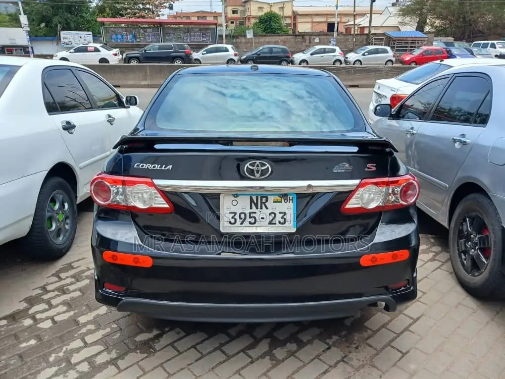 Toyota Corolla S 4dr Sedan (1.8L 4cyl 4A) 2013 Gray