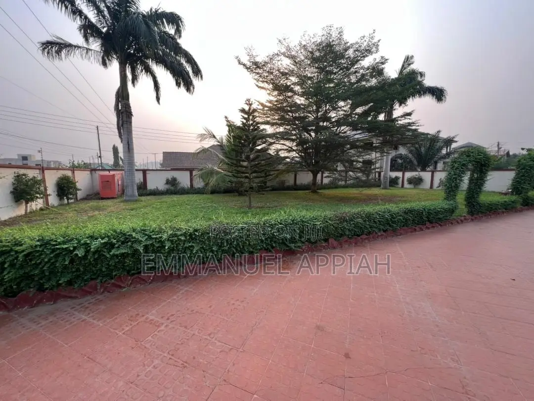 5bdrm House in Scc, Accra Metropolitan for sale
