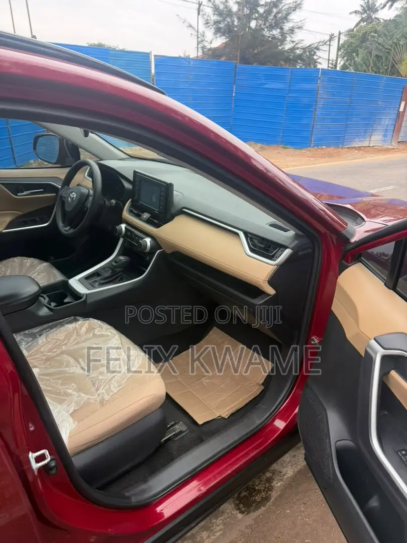 Toyota RAV4 XLE AWD 2020 Red