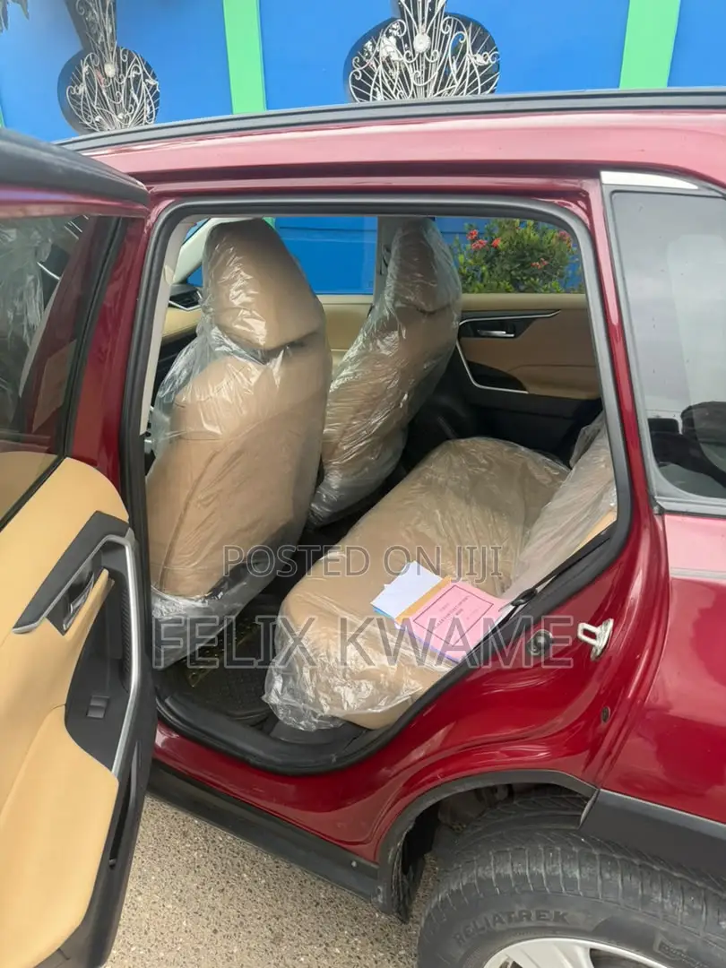 Toyota RAV4 XLE AWD 2020 Red
