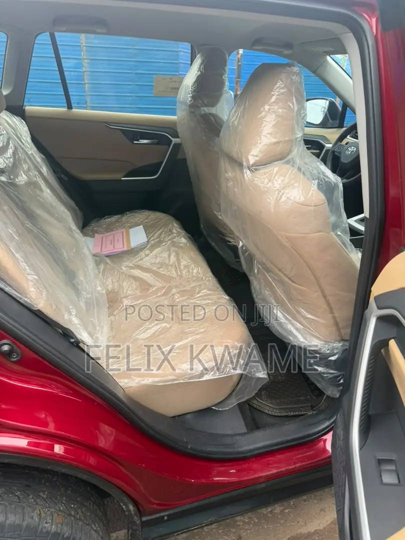 Toyota RAV4 XLE AWD 2020 Red
