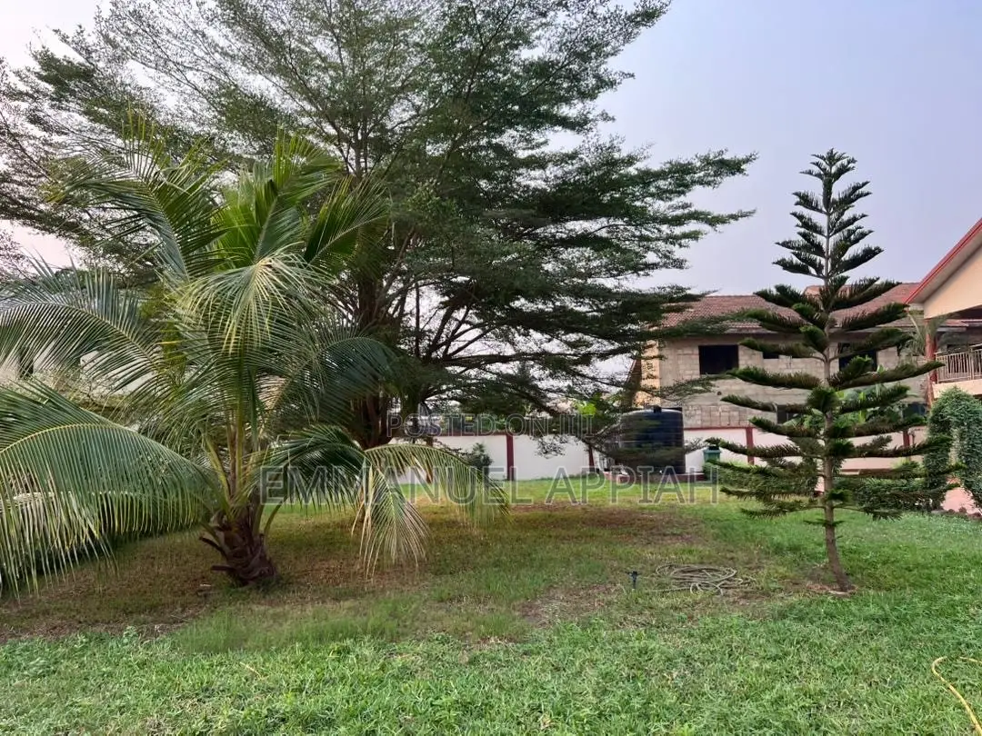 5bdrm House in Scc, Accra Metropolitan for sale