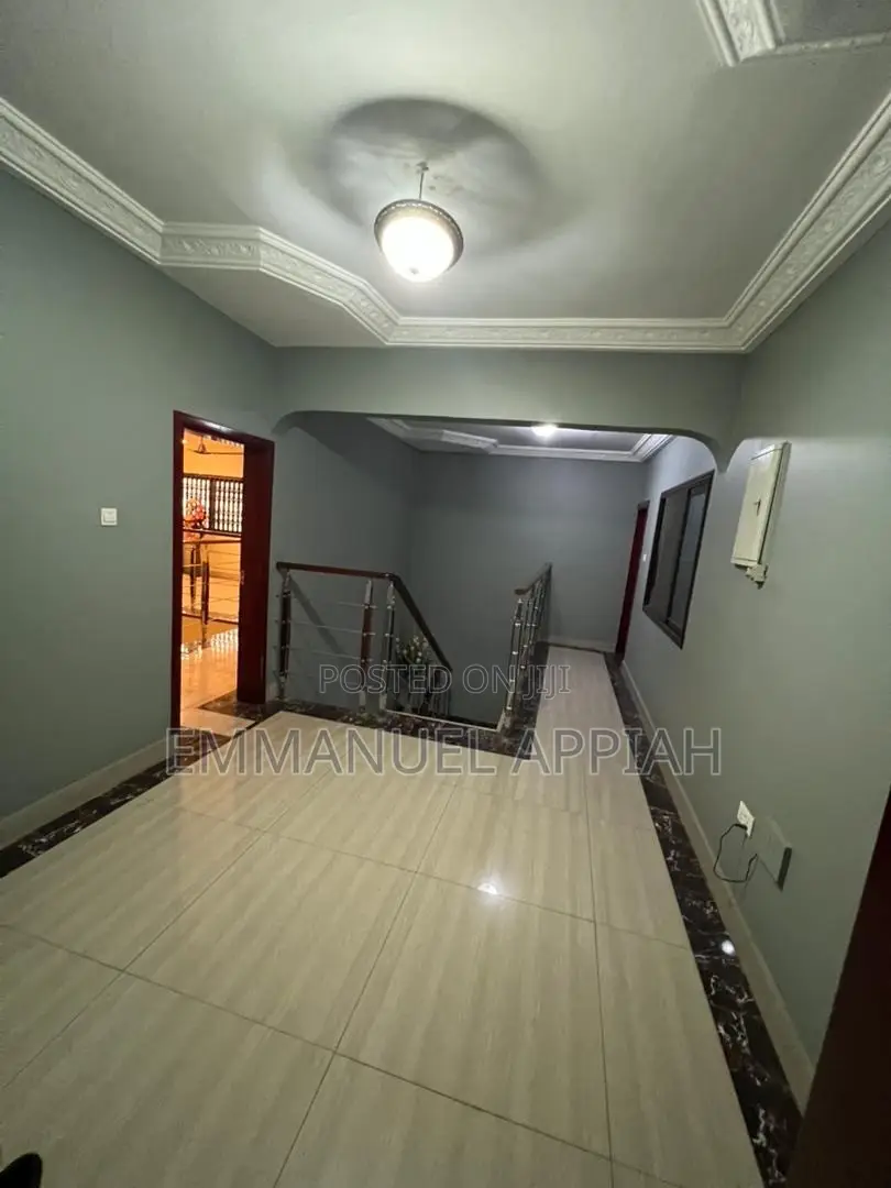 5bdrm House in Scc, Accra Metropolitan for sale
