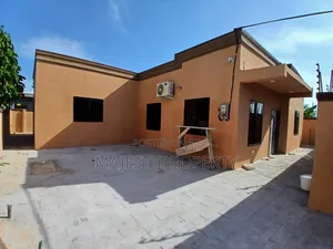 3bdrm House in Batsona, Baatsona Total for sale