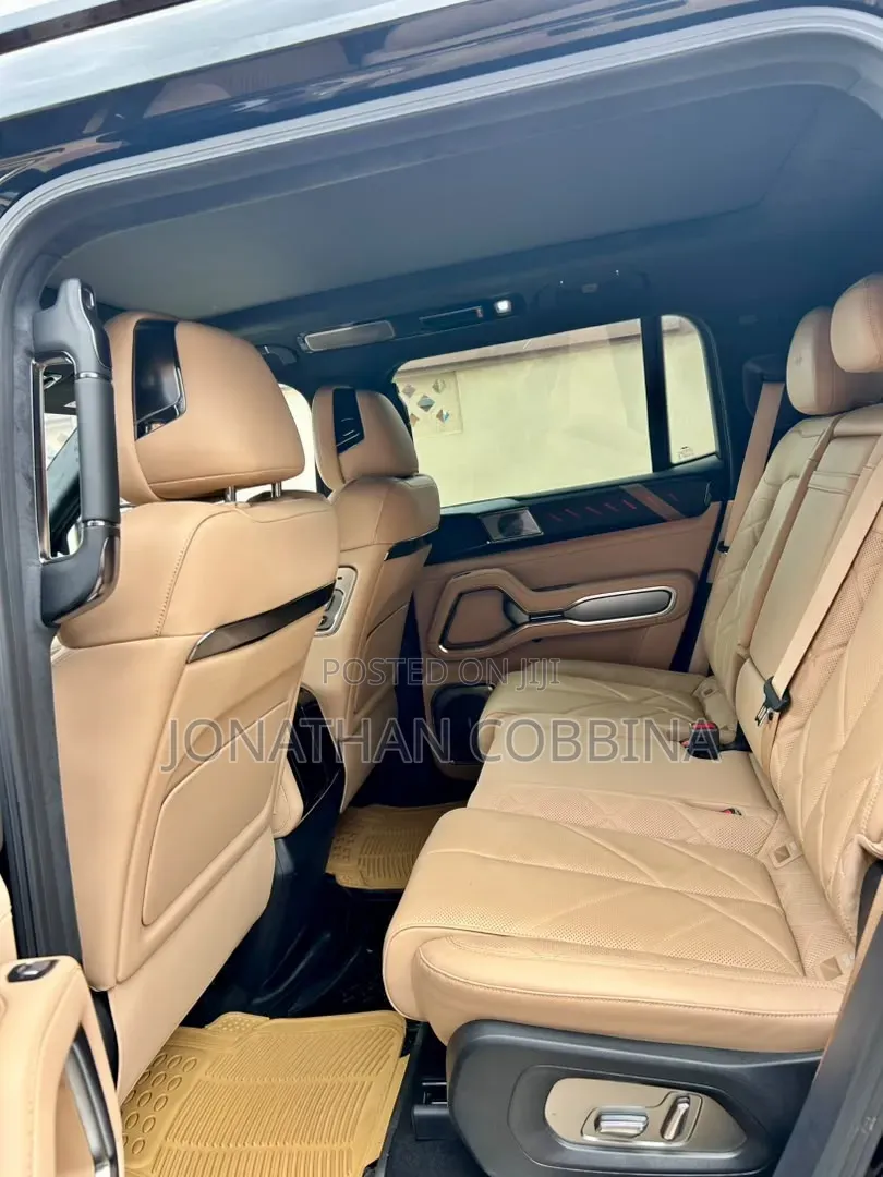 New BYD Leopard 8 2.0 Hybrid AWD 2025 Black