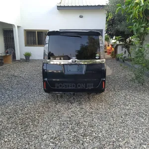 Toyota Voxy X 2WD 7-Seater 2014 Black