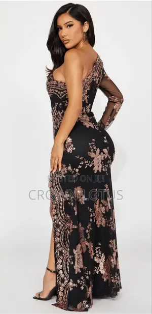 Brand New Dresses L