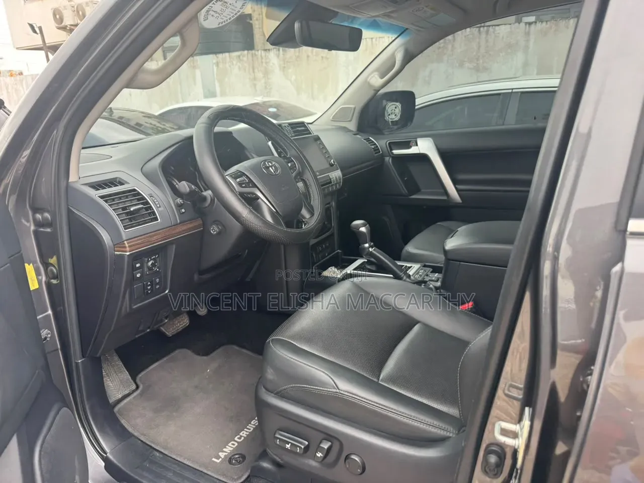 Toyota Land Cruiser Prado 2022 Black