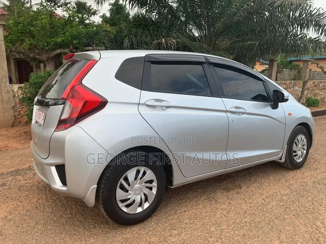 Honda Fit LX 4dr Hatchback (1.5L 4cyl 6M) 2015 Silver