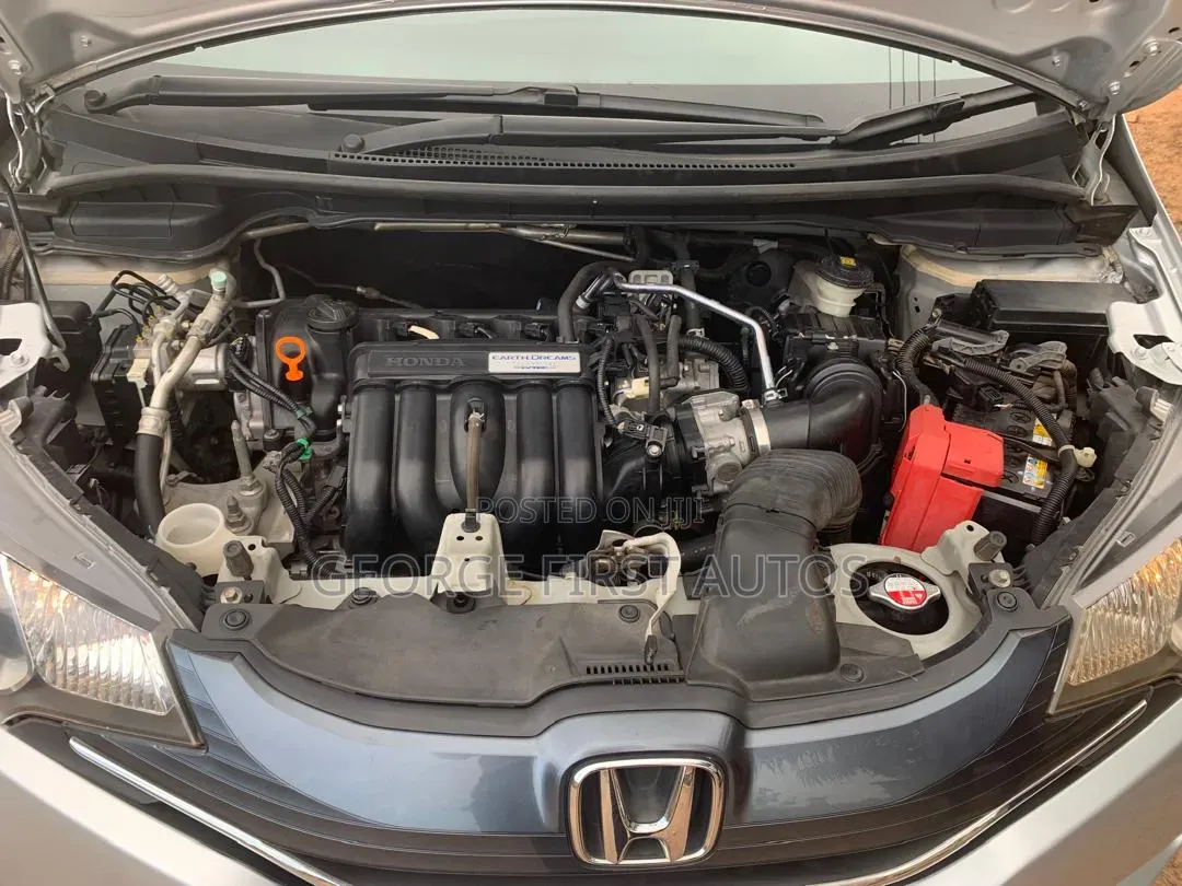 Honda Fit LX 4dr Hatchback (1.5L 4cyl 6M) 2015 Silver