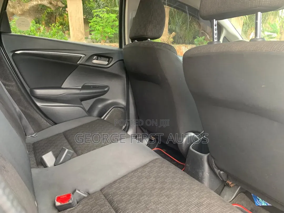 Honda Fit LX 4dr Hatchback (1.5L 4cyl 6M) 2015 Silver