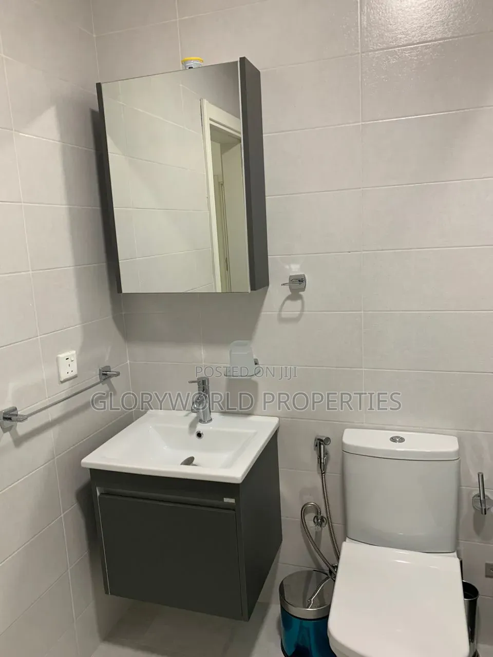 Furnished 3bdrm Apartment in DVLA Area for sale