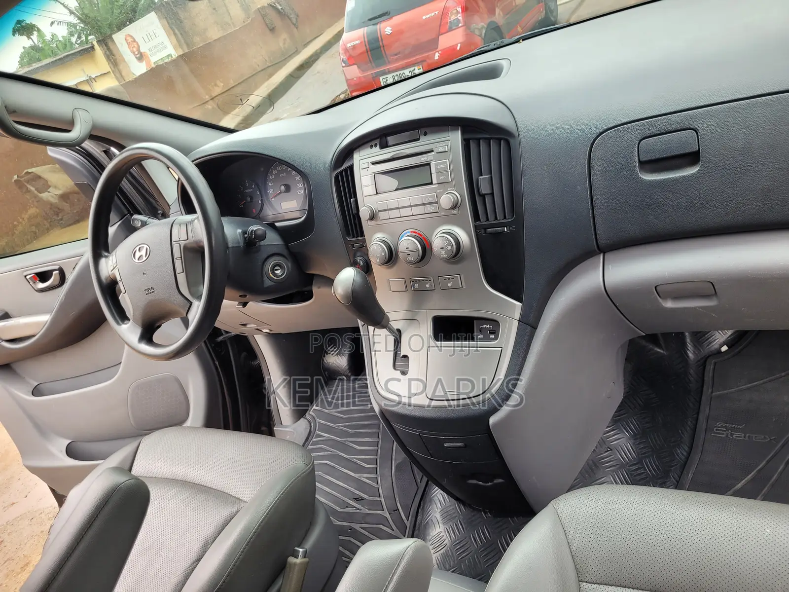 Hyundai Starex 2015 Black