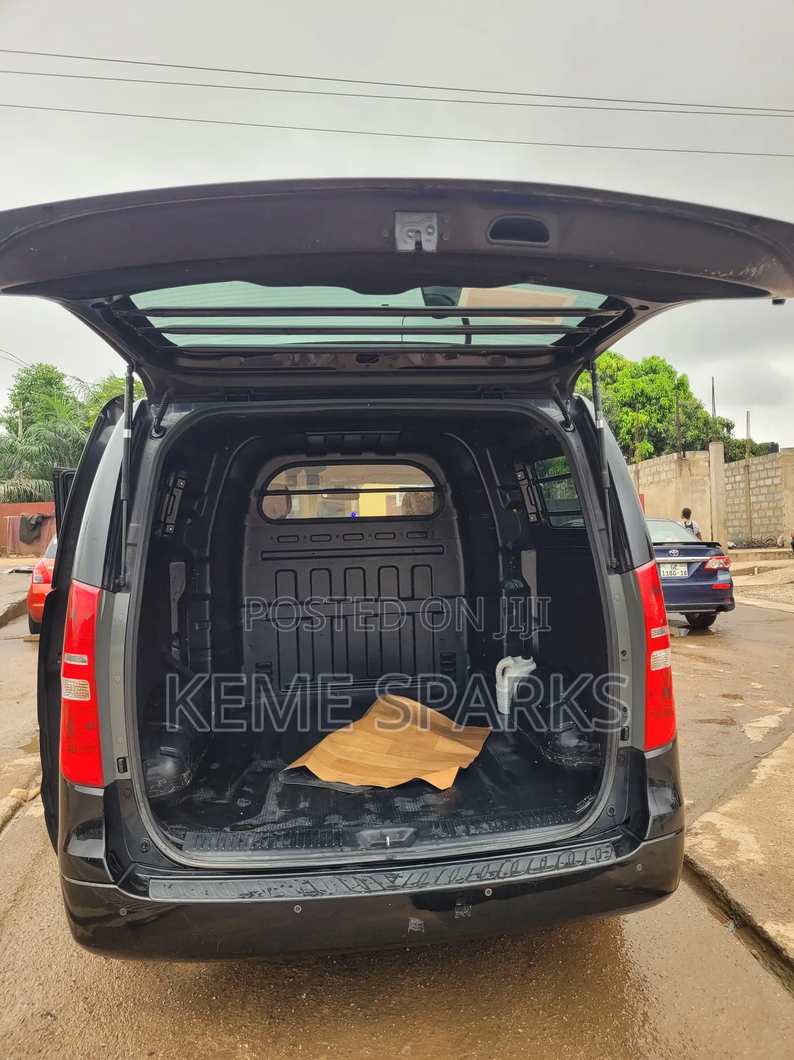 Hyundai Starex 2015 Black
