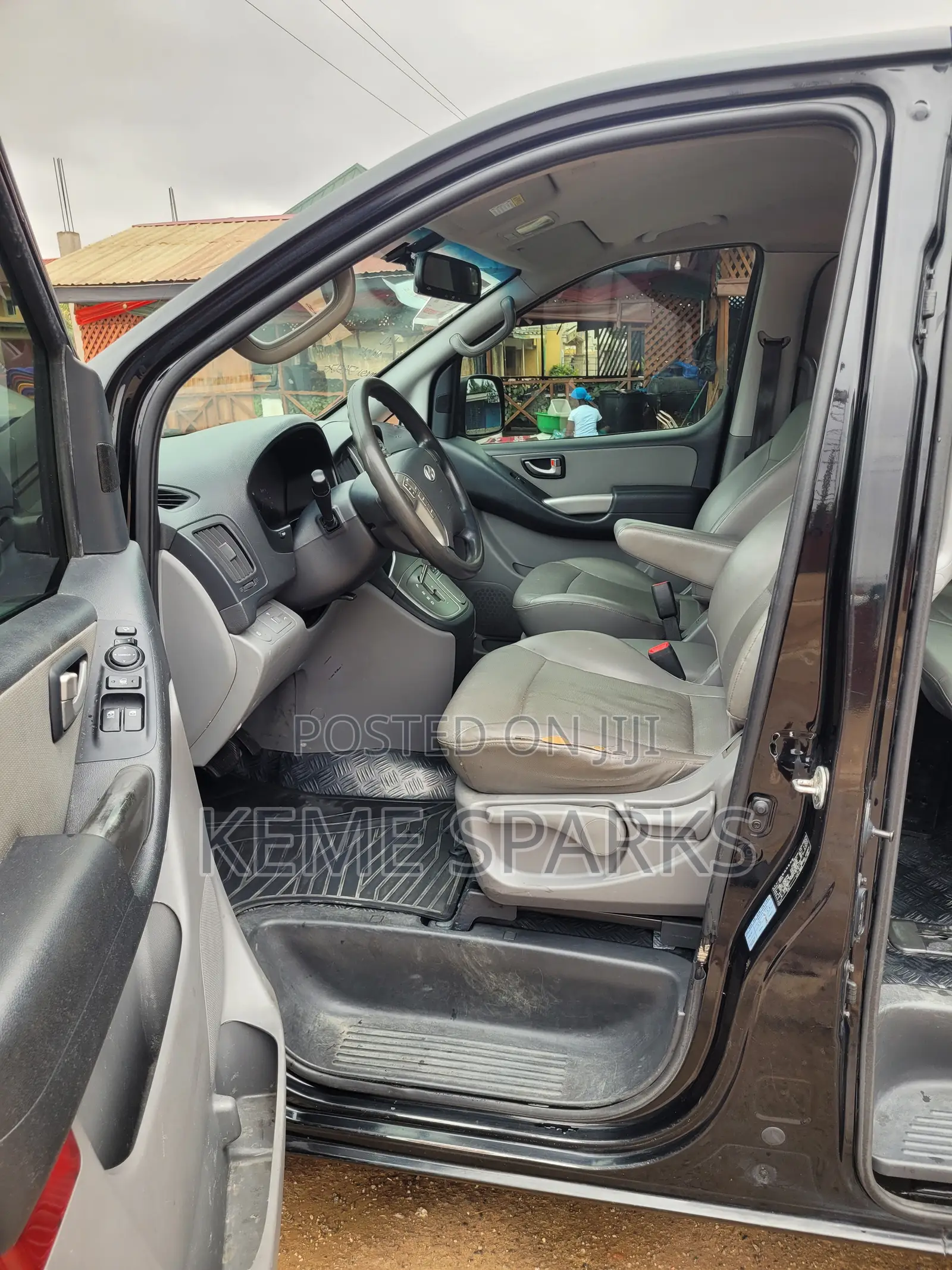 Hyundai Starex 2015 Black