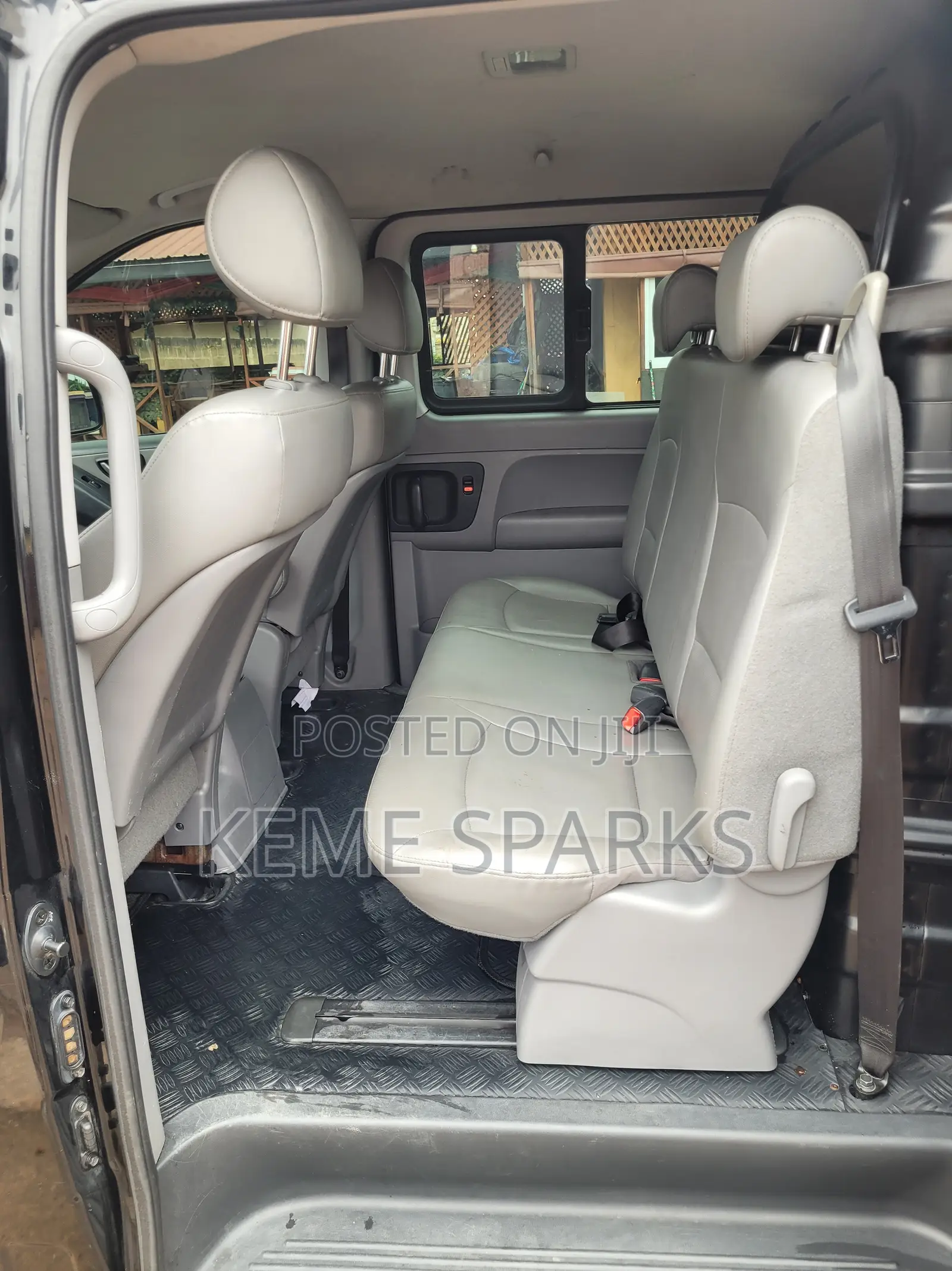 Hyundai Starex 2015 Black