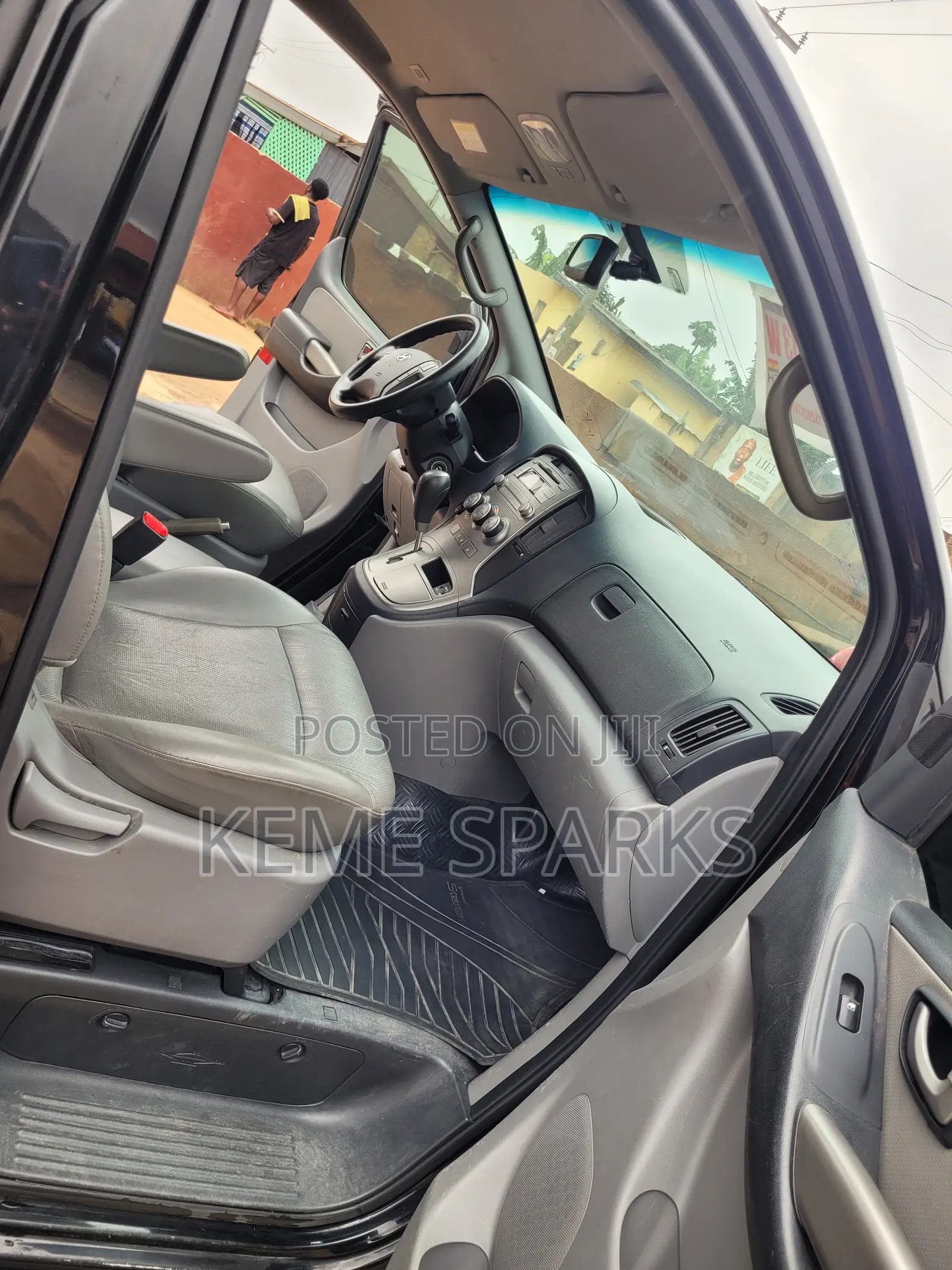 Hyundai Starex 2015 Black