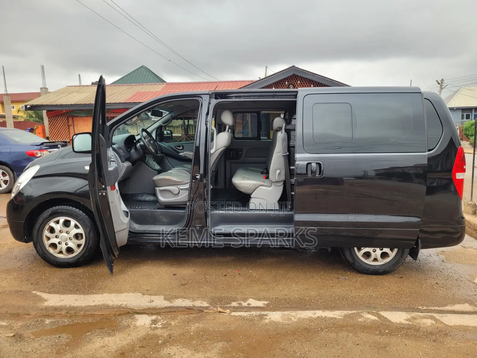 Hyundai Starex 2015 Black