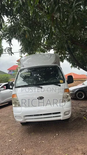 Kia Bongo 2013 White