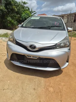Toyota Vitz 2014 Silver