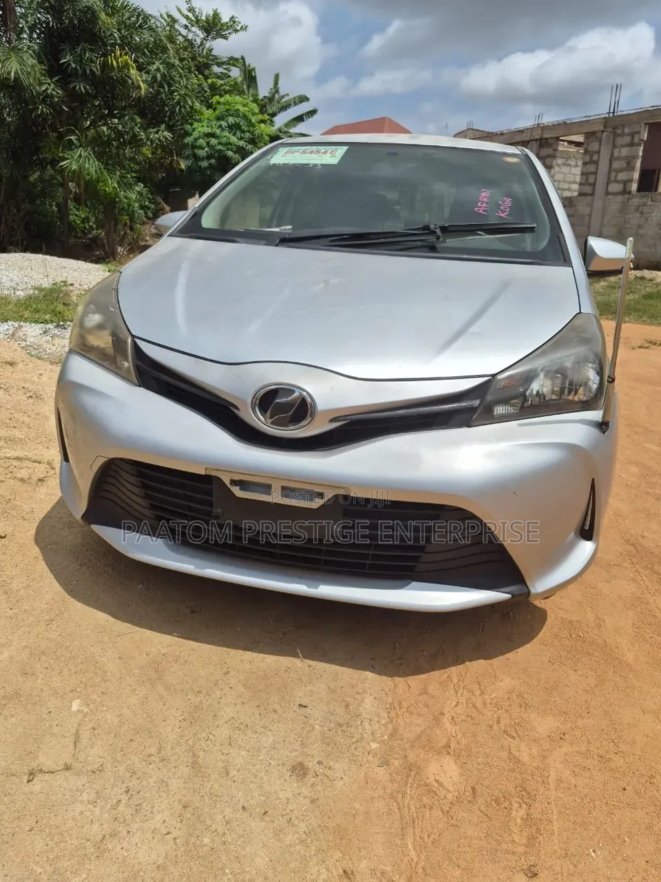 Toyota Vitz 2014 Silver
