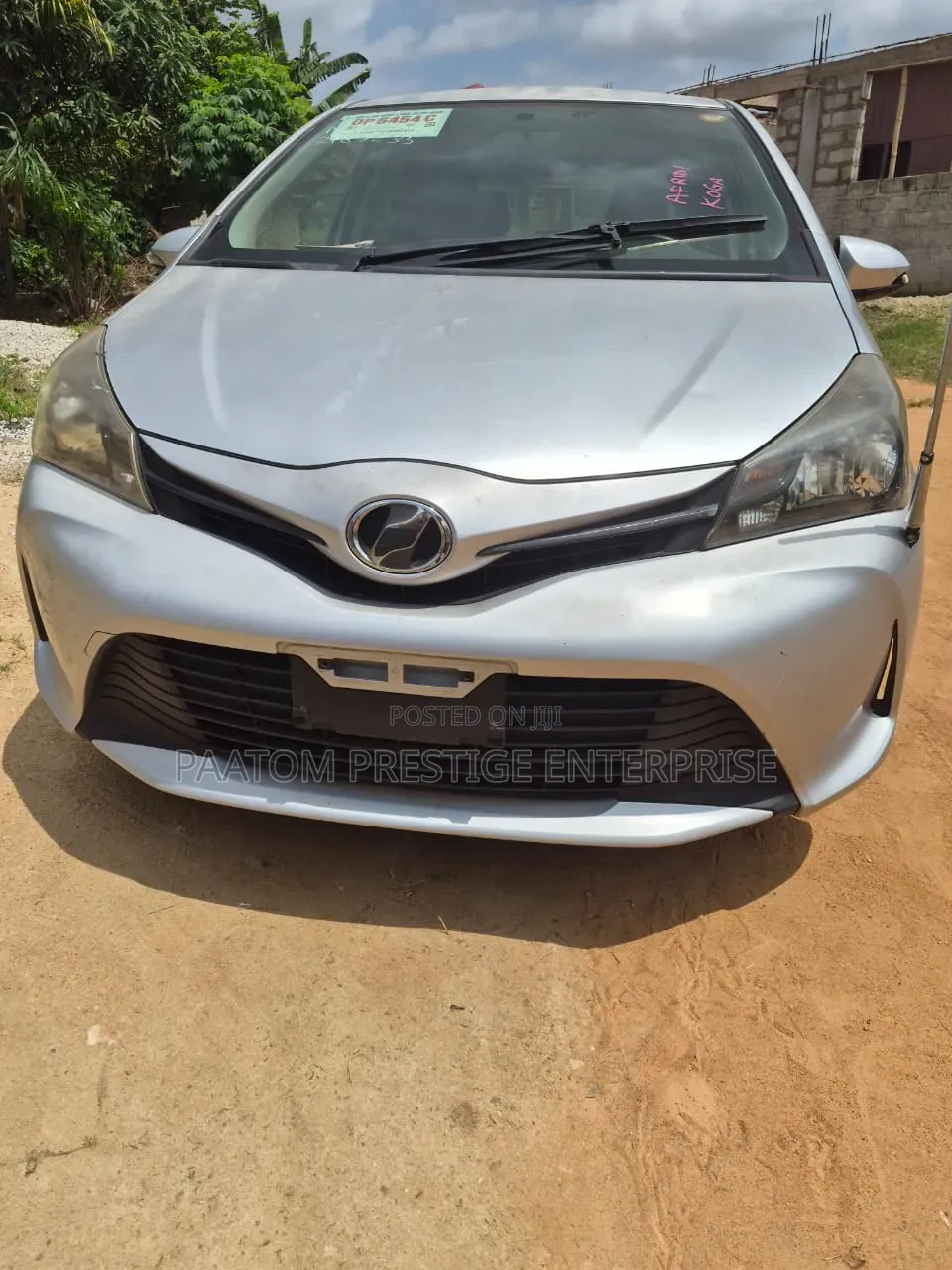 Toyota Vitz 2014 Silver