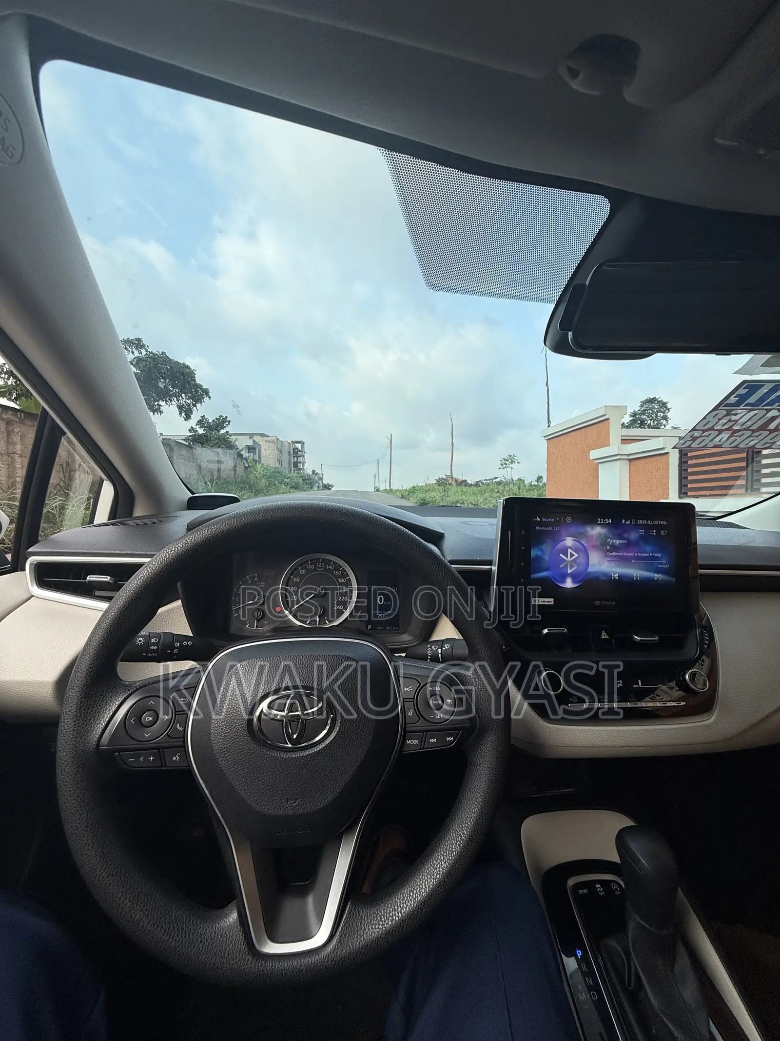 Toyota Corolla 2019 White