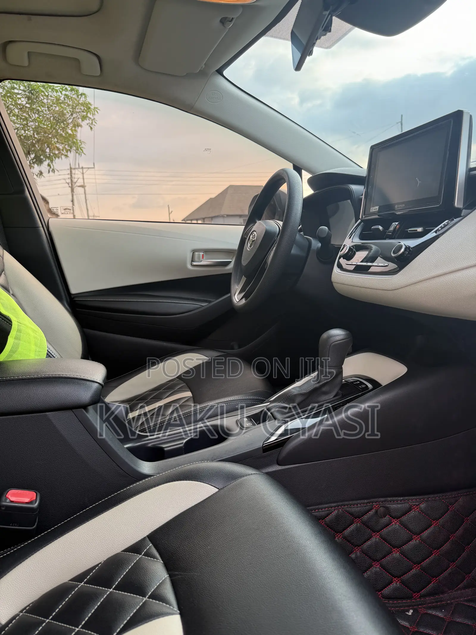 Toyota Corolla 2019 White