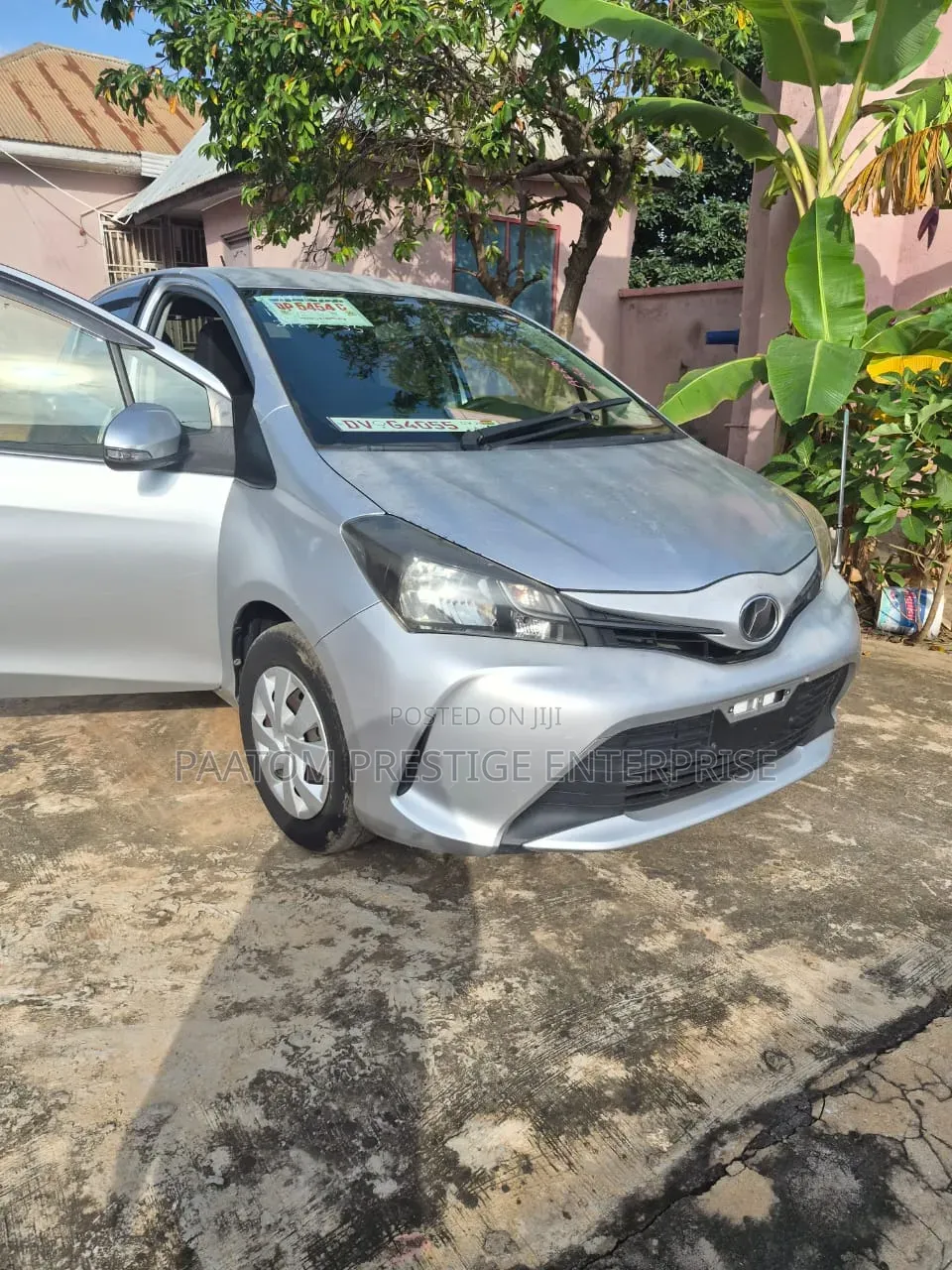 Toyota Vitz 2014 Silver