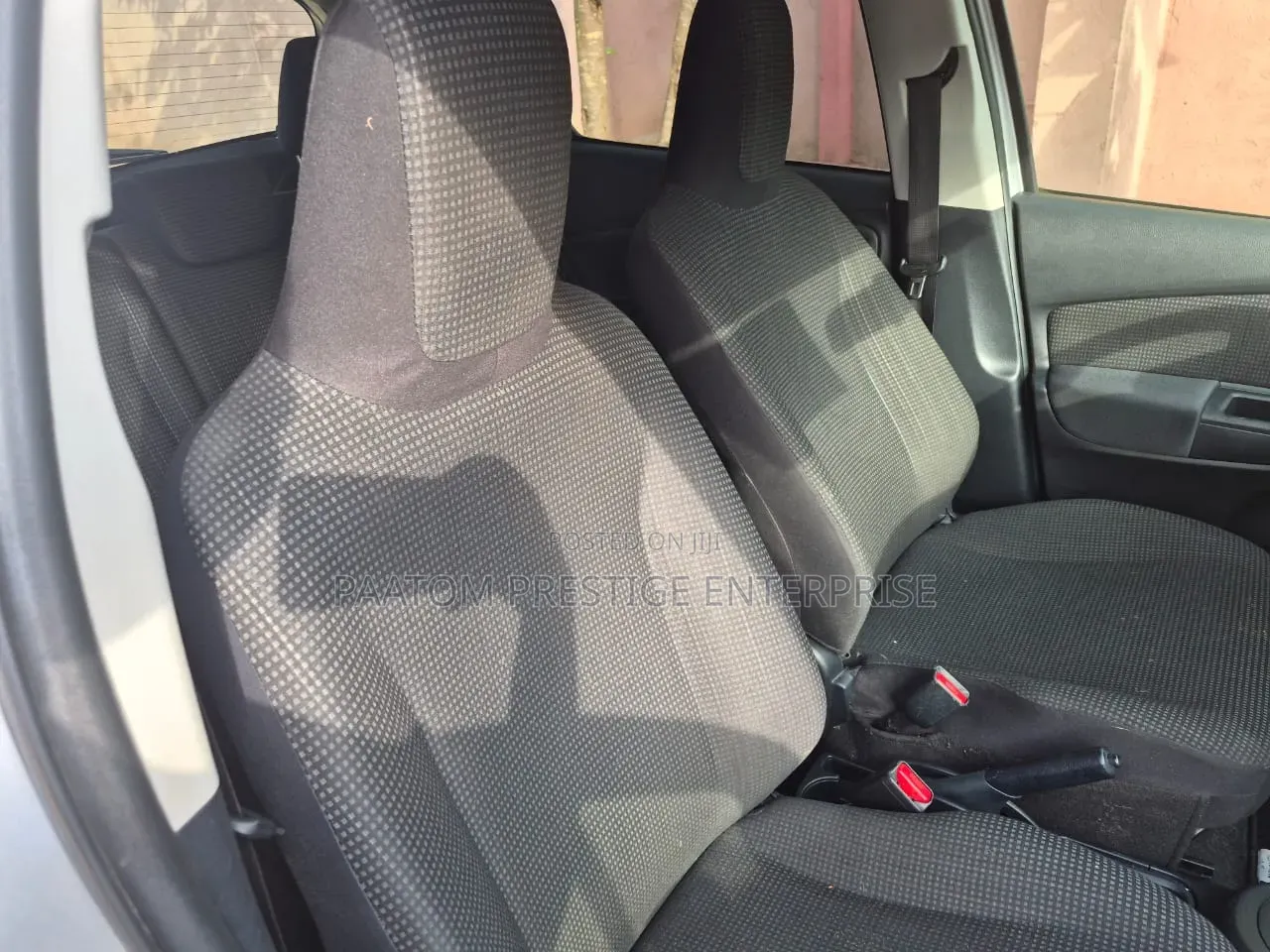 Toyota Vitz 2014 Silver