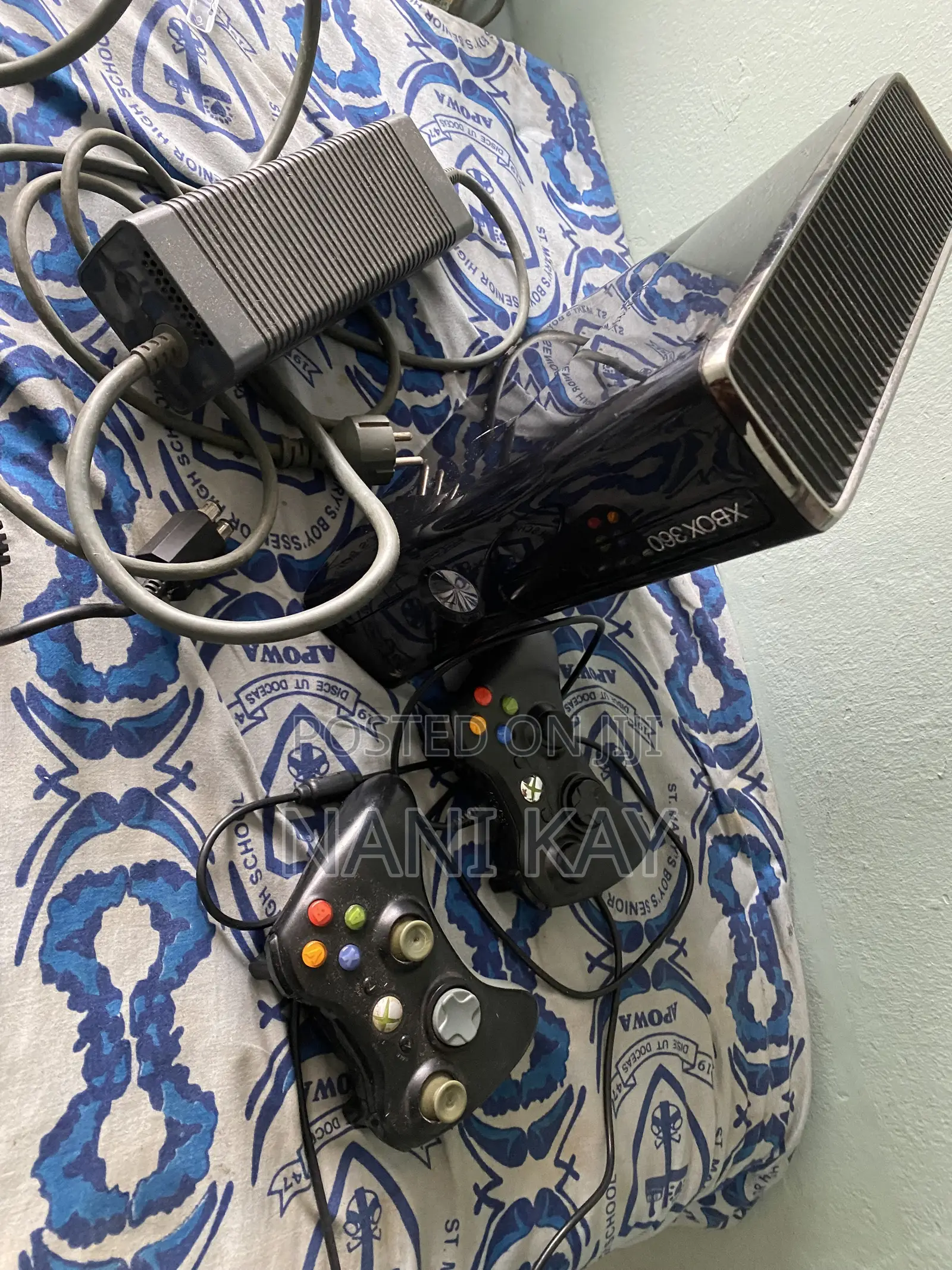 Xbox 360 With 2 Controllers for Sell