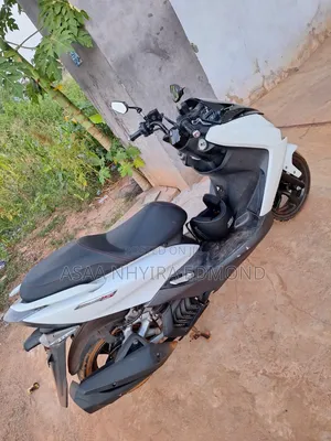 Yamaha Majesty 2020 White