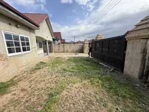3bdrm House in Amasaman Ayikin, Accra Metropolitan for sale