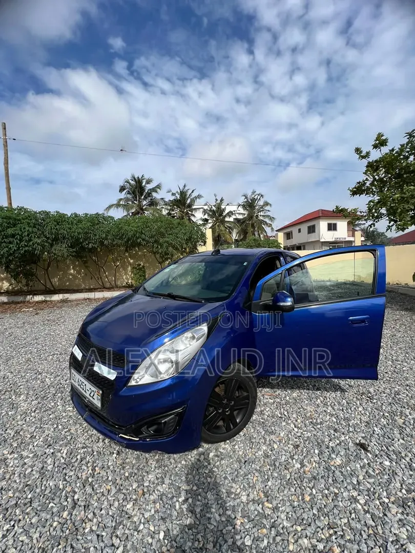 Chevrolet Spark 2LT 4dr Hatchback (1.2L 4cyl CVT) 2015 Blue