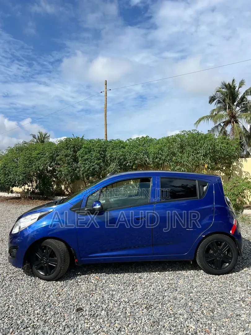 Chevrolet Spark 2LT 4dr Hatchback (1.2L 4cyl CVT) 2015 Blue